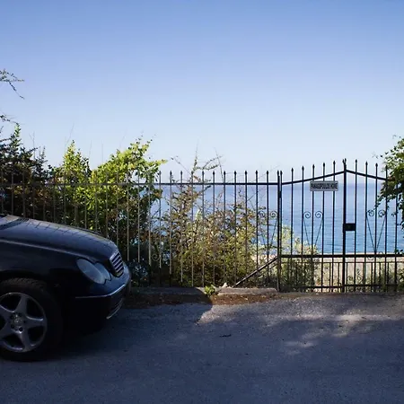 Villa Panagopoulos House *