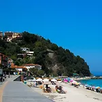 Panagopoulos House Villa *